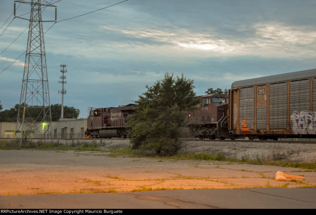 CP ES44AC & AC44CW Locomotives 